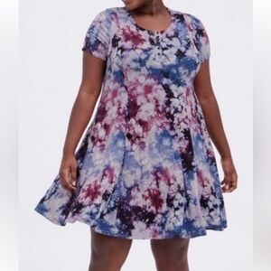 Torrid EUC Henley Fit & Flare Dress - Super Soft Tie-Dye size 4, with pockets!